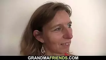 Old granny threesome fucked